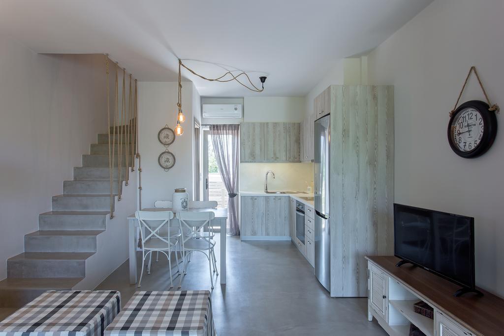 Evais Boutique Houses & Luxury Suites Karystos  Exterior photo